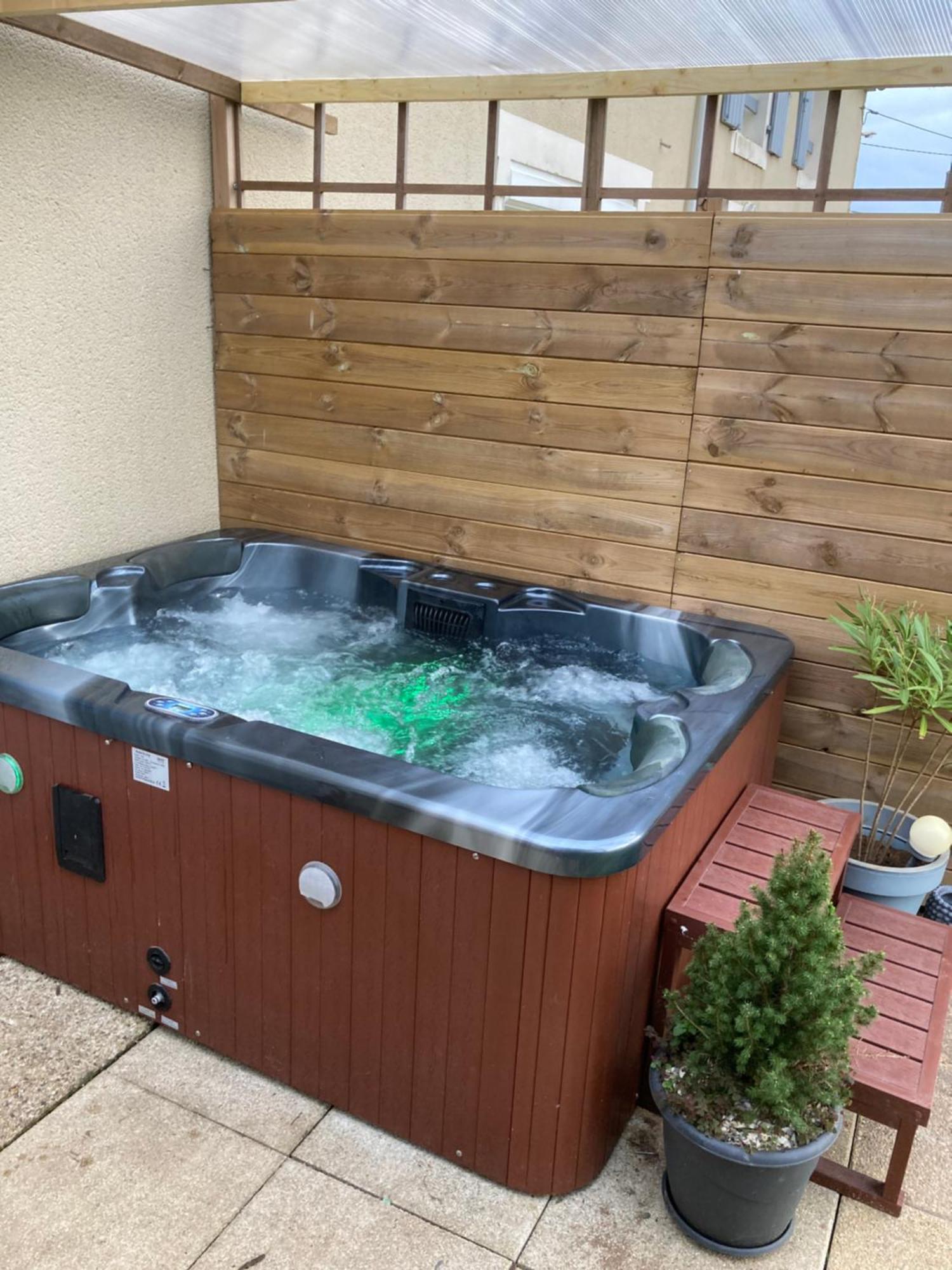 The Blue Lotus Gite And Spa Le Langon 外观 照片