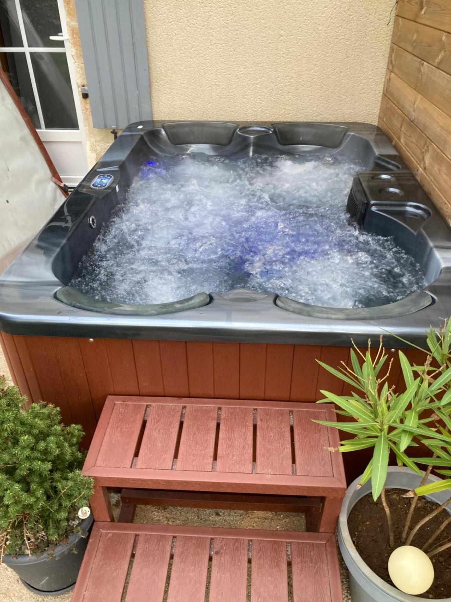The Blue Lotus Gite And Spa Le Langon 外观 照片